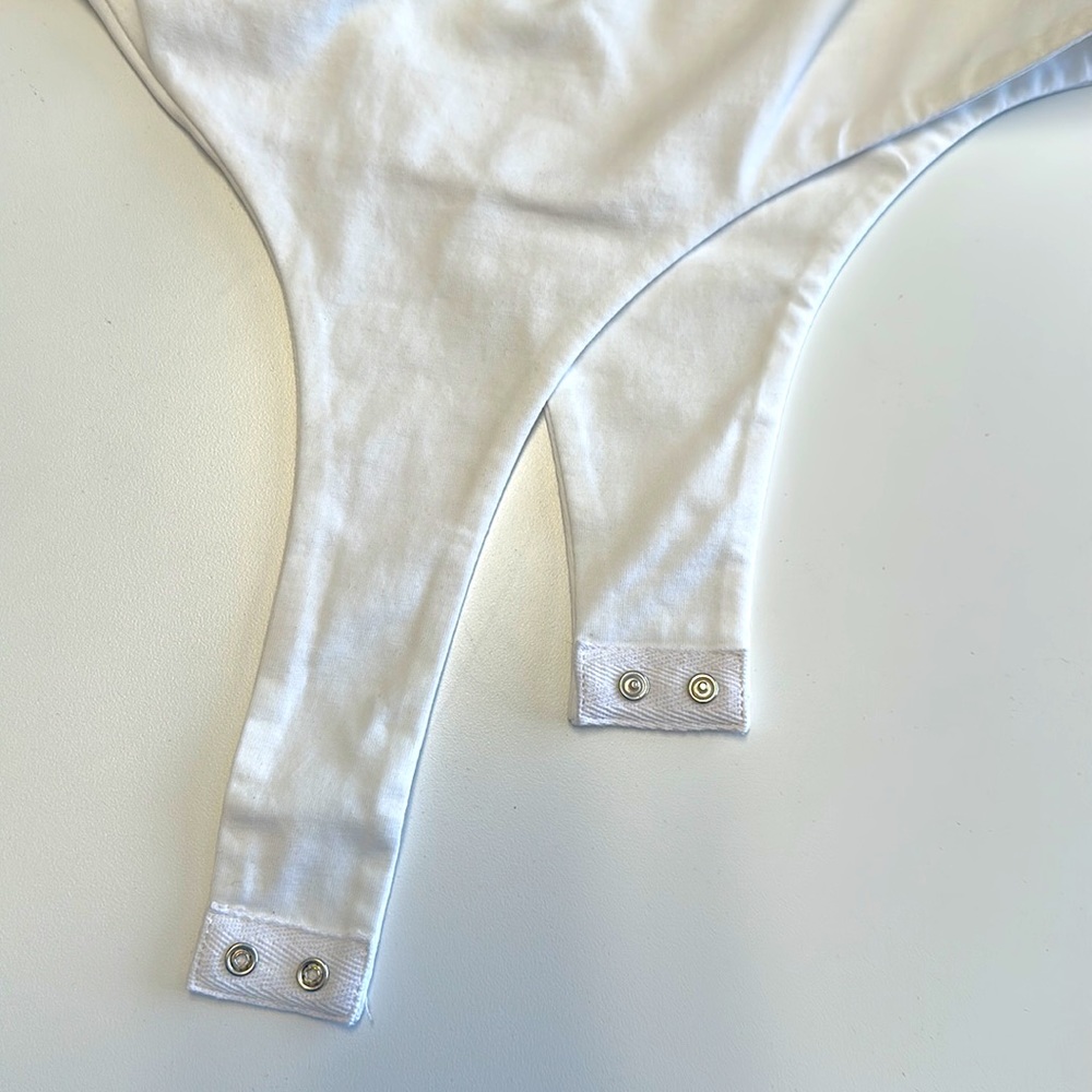 Superdown Revolve Chelsea Strapless Bodysuit - image 7